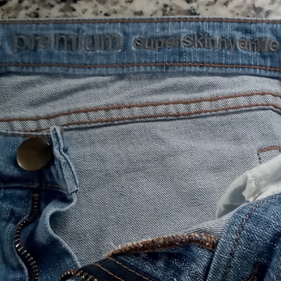 Blue Star Patterned Jeans - Picture 4 of 5